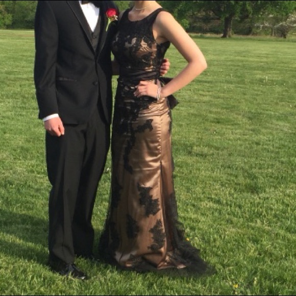 Custom Lace Gown Size 4 Evening/Prom/Pagaent Dress - Picture 13 of 16
